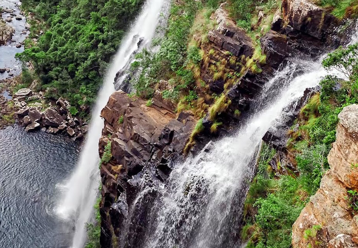 Самый высокий водопад в северной африке. Водопады ЮАР. Водопад Ховик. ЮАР Лиссабонский водопад. Водопад Лисбон.